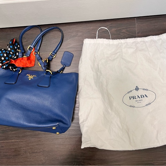 Prada Blue Leather tote bag - Picture 7 of 13